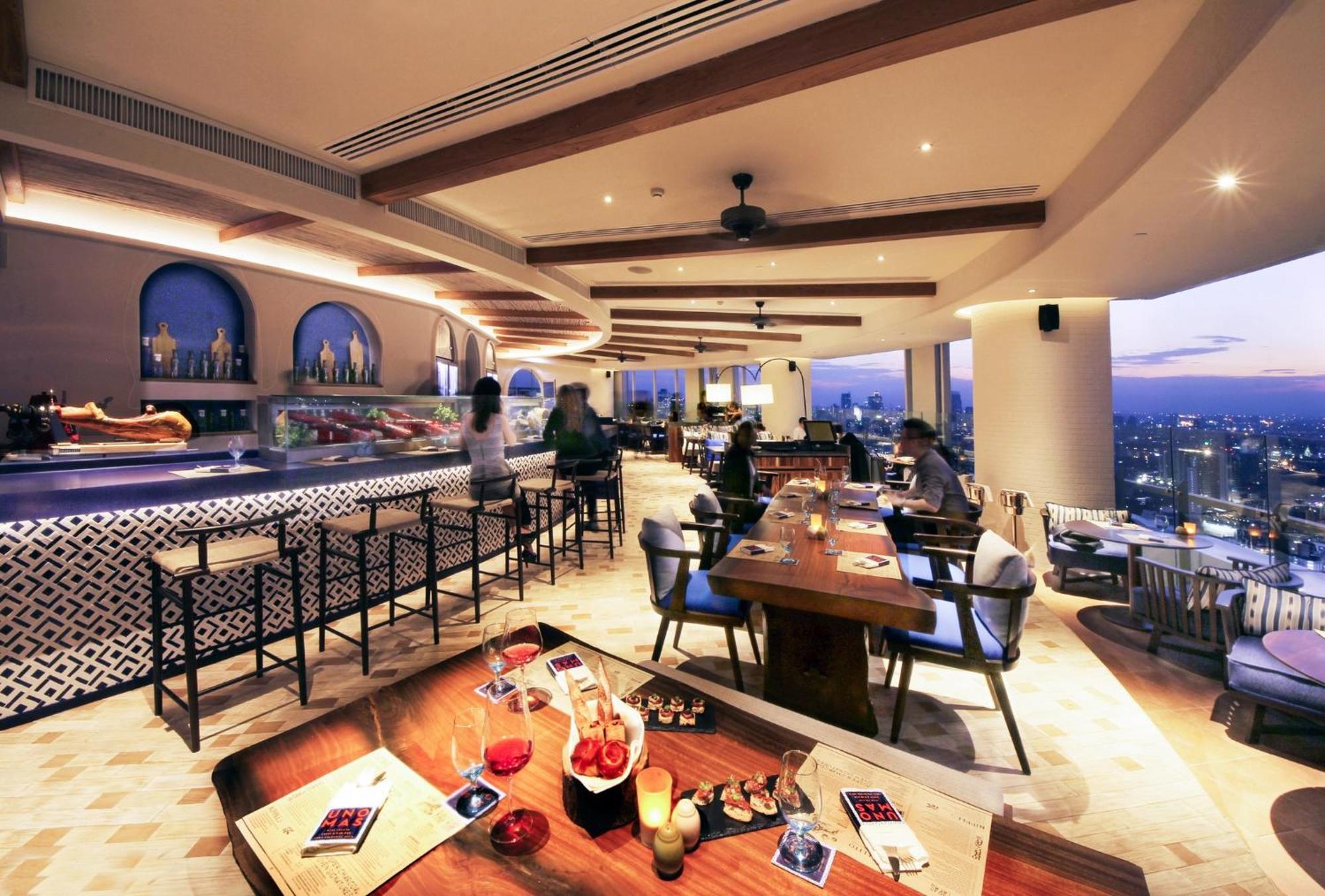 Centara Grand At Centralworld Μπανγκόκ Εξωτερικό φωτογραφία The 360° Restaurant