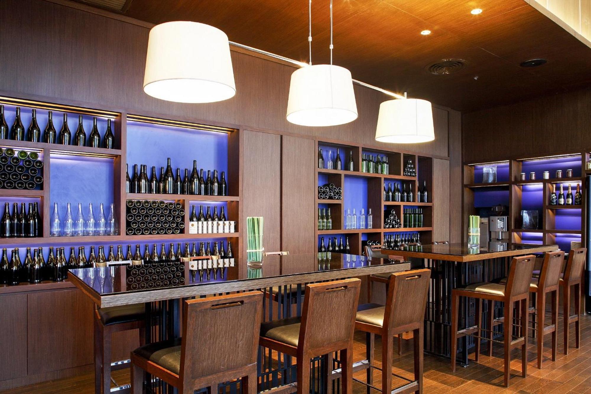 Centara Grand At Centralworld Μπανγκόκ Εξωτερικό φωτογραφία Wine bar in Madrid, Spain
